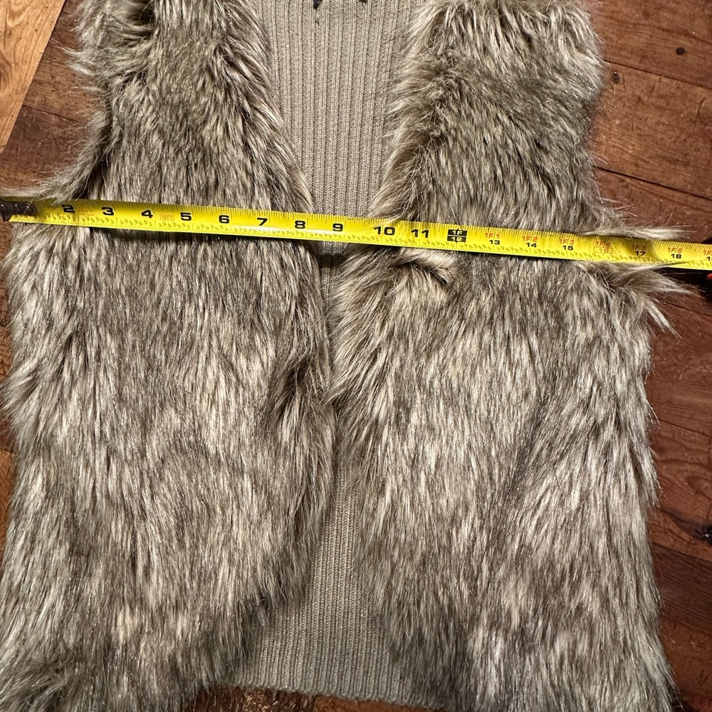 Faux Fur & rib knit vest - Picture 5 of 5
